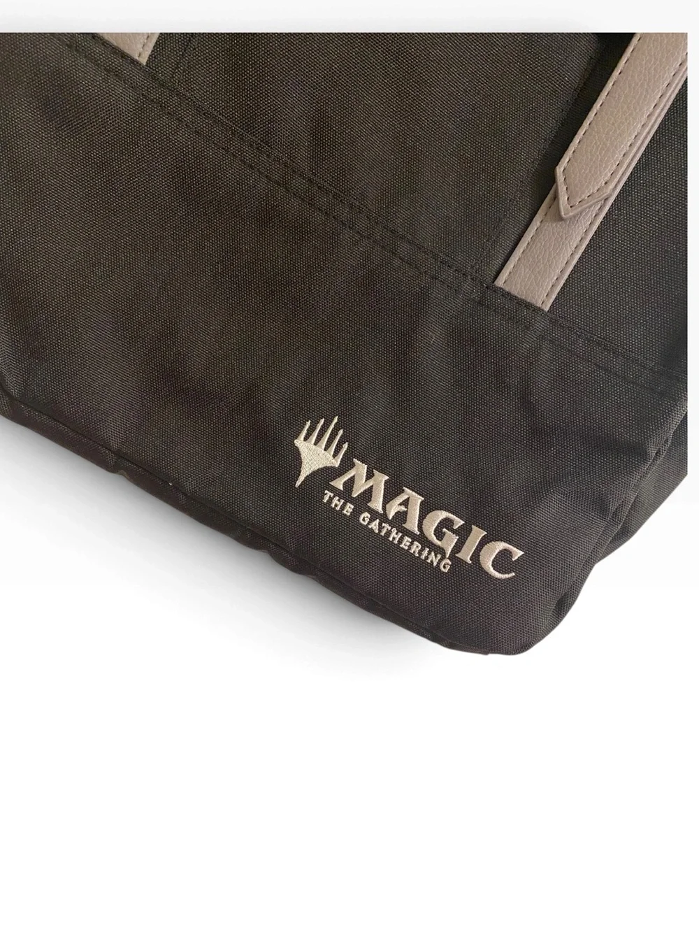 MAGIC THE GATHERING COLLECTORS BACKPACK BLACK AND GRAY LOTUS FLOWER BRAND NEW!